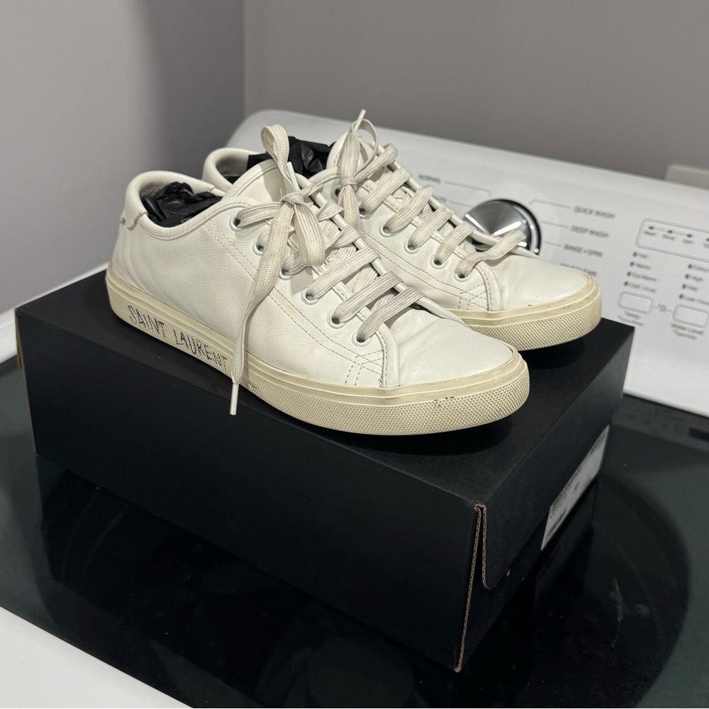 Saint Laurent - SNEAKERS IN LEATHER
OPTIC WHITE